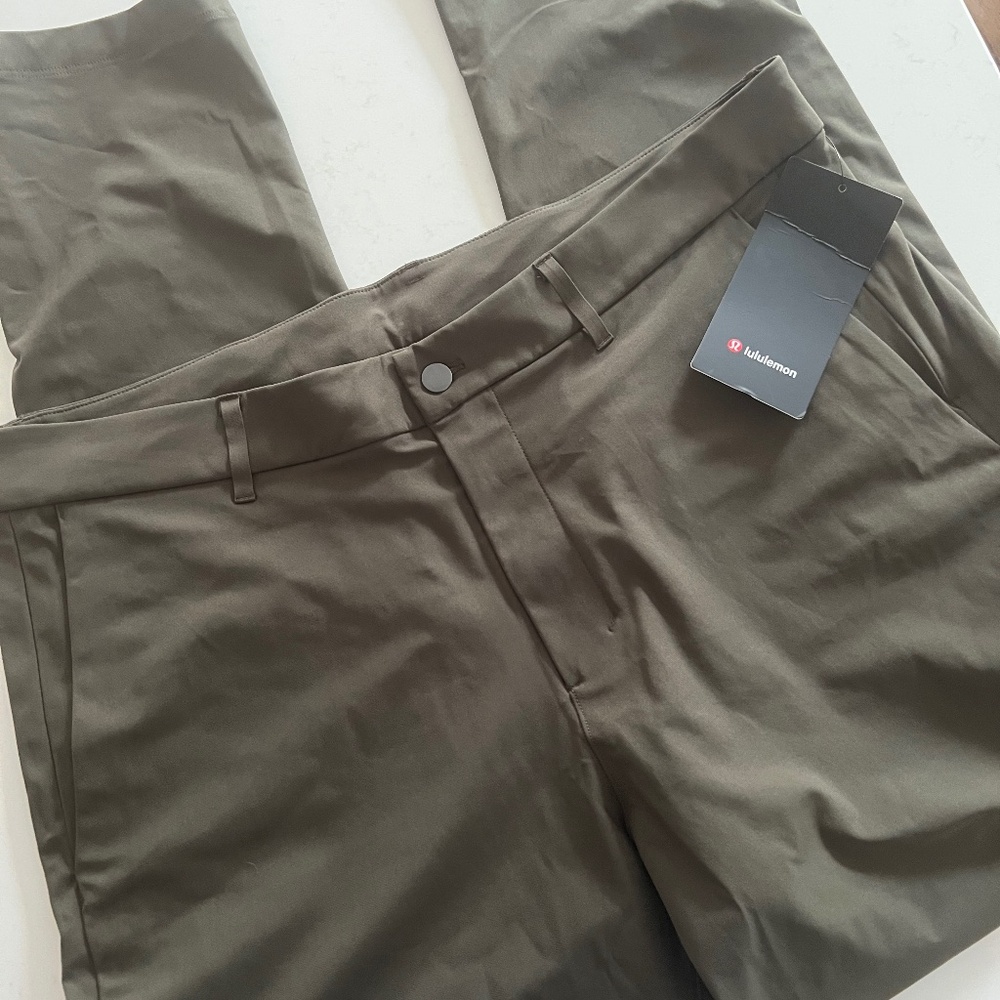 Men’s Lululemon commission pants